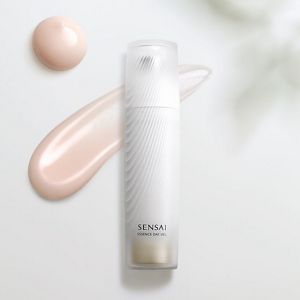 新品　SENSAI エッセンス デイヴェール 40mL SPF30 PA+++ 210203bt_se01_1